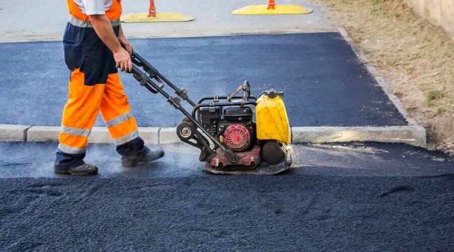 Professional gutter cleaning in Estero, FL